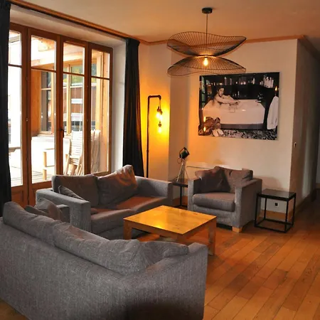 Spacious In Apartment