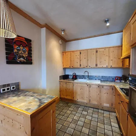 Apartment Spacious In *