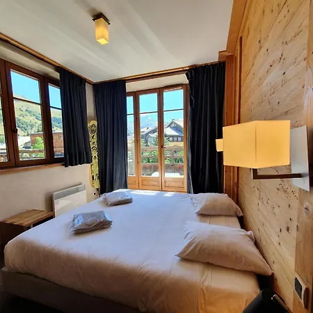 Spacious In Apartment